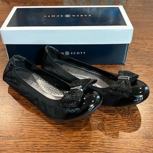 Karen Scott Women’s Size 9 shoes